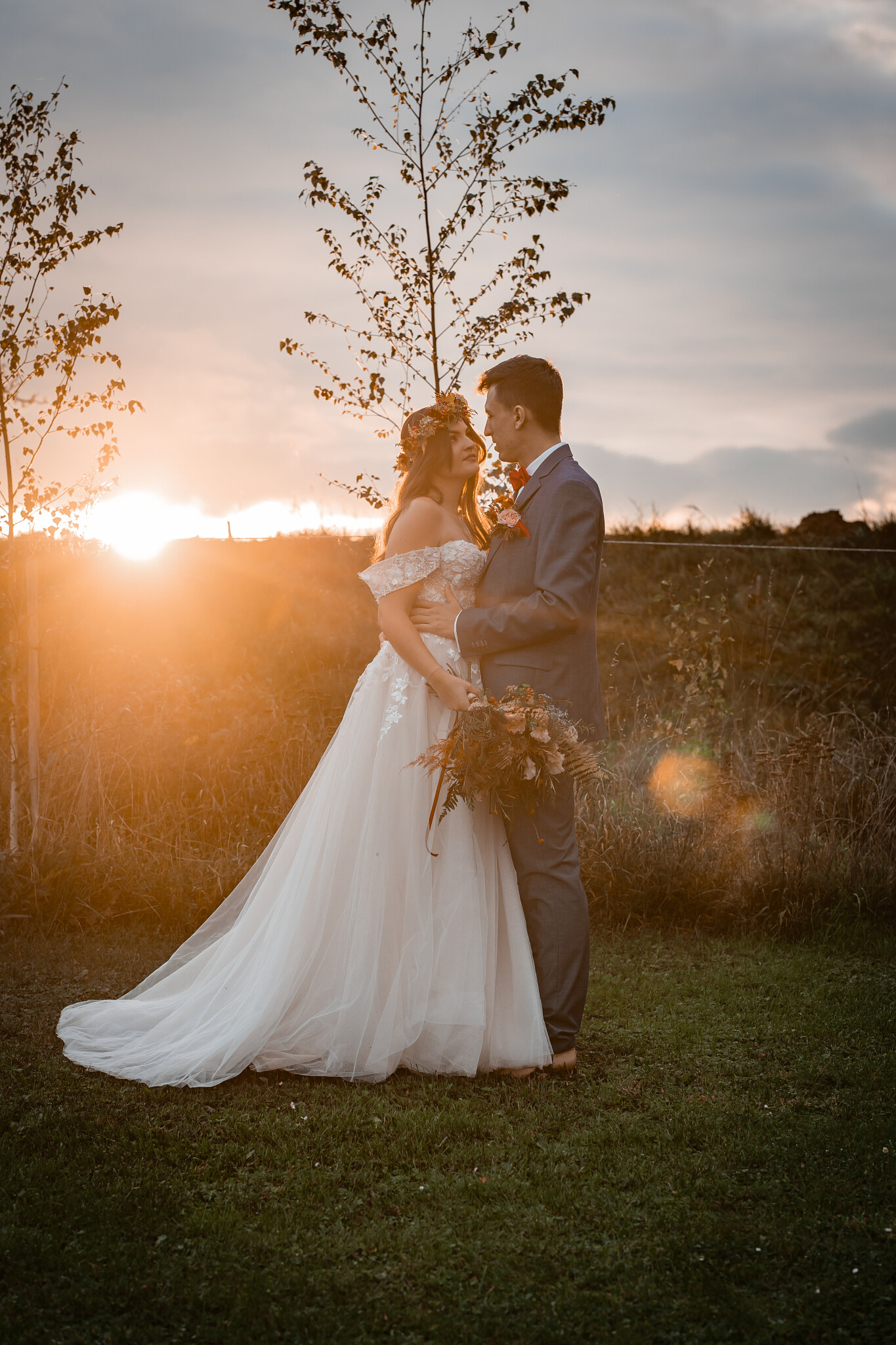 Jemné a přirozené momenty během svatebního dne 🤍