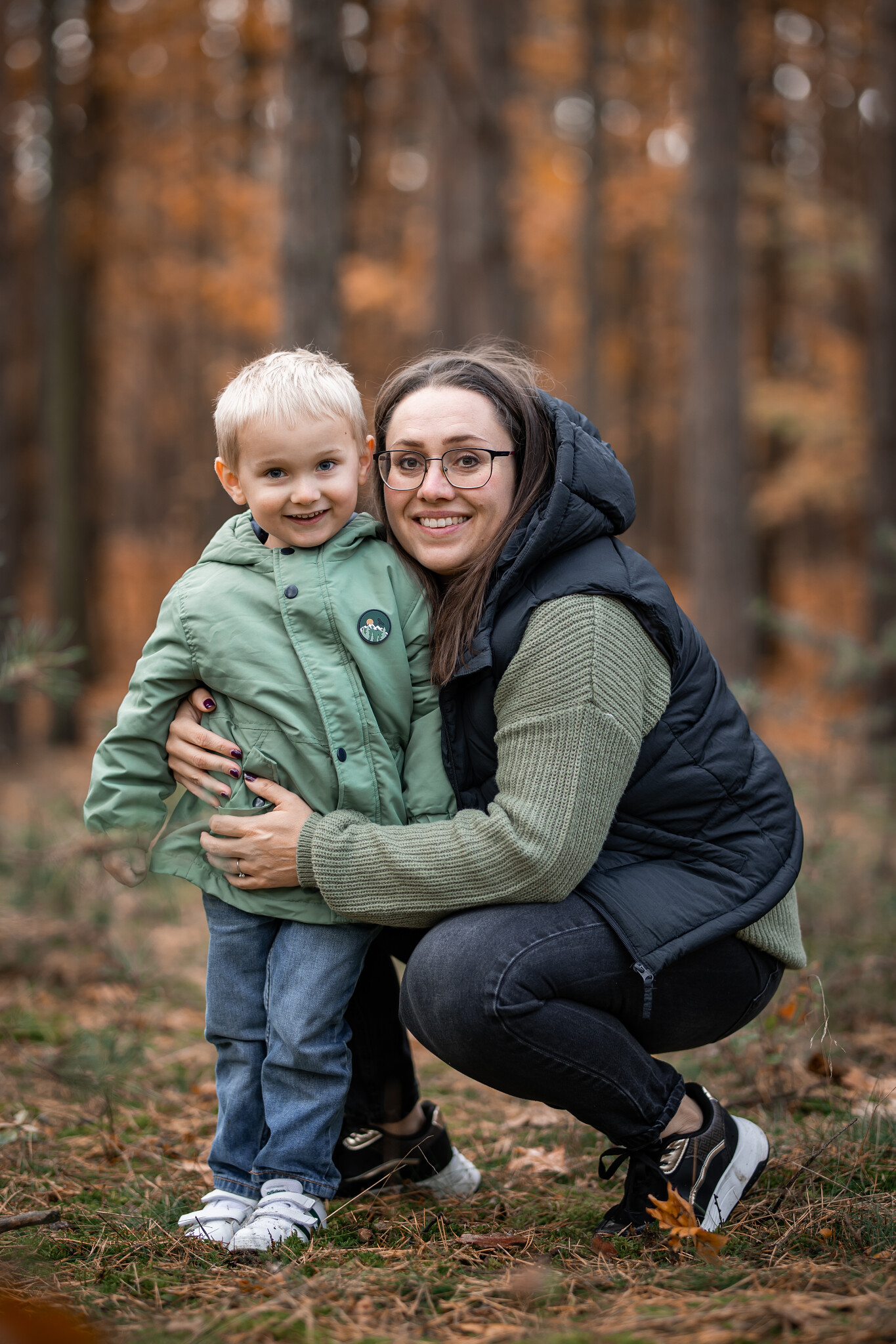 pražská fotografka fotí maminku se synem v podzimní atmosféře
